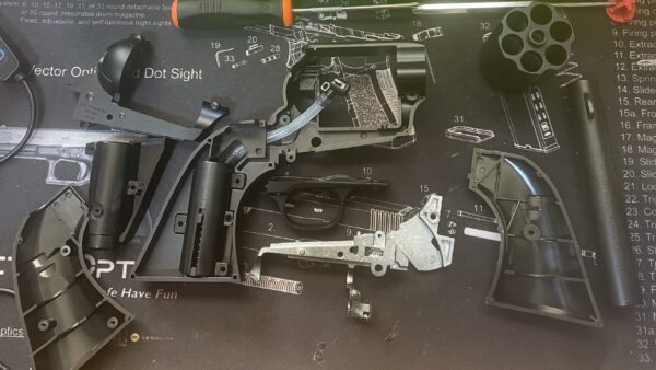 東京マルイ　SAA.45 アーティラリー　分解とメカニズム解説