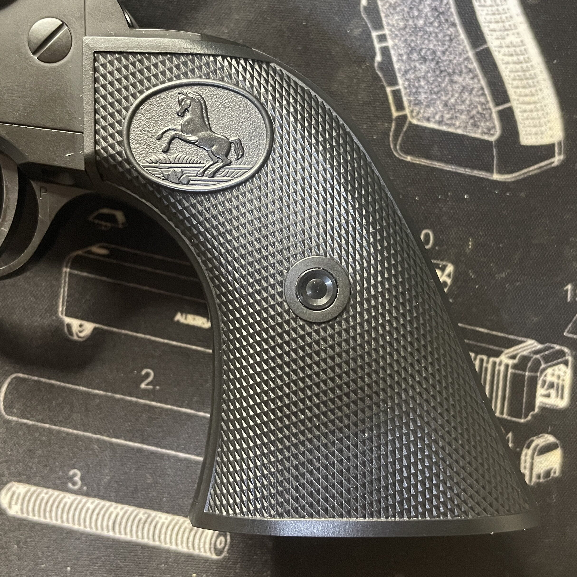 東京マルイ　SAA.45 アーティラリー　グリップ左側面