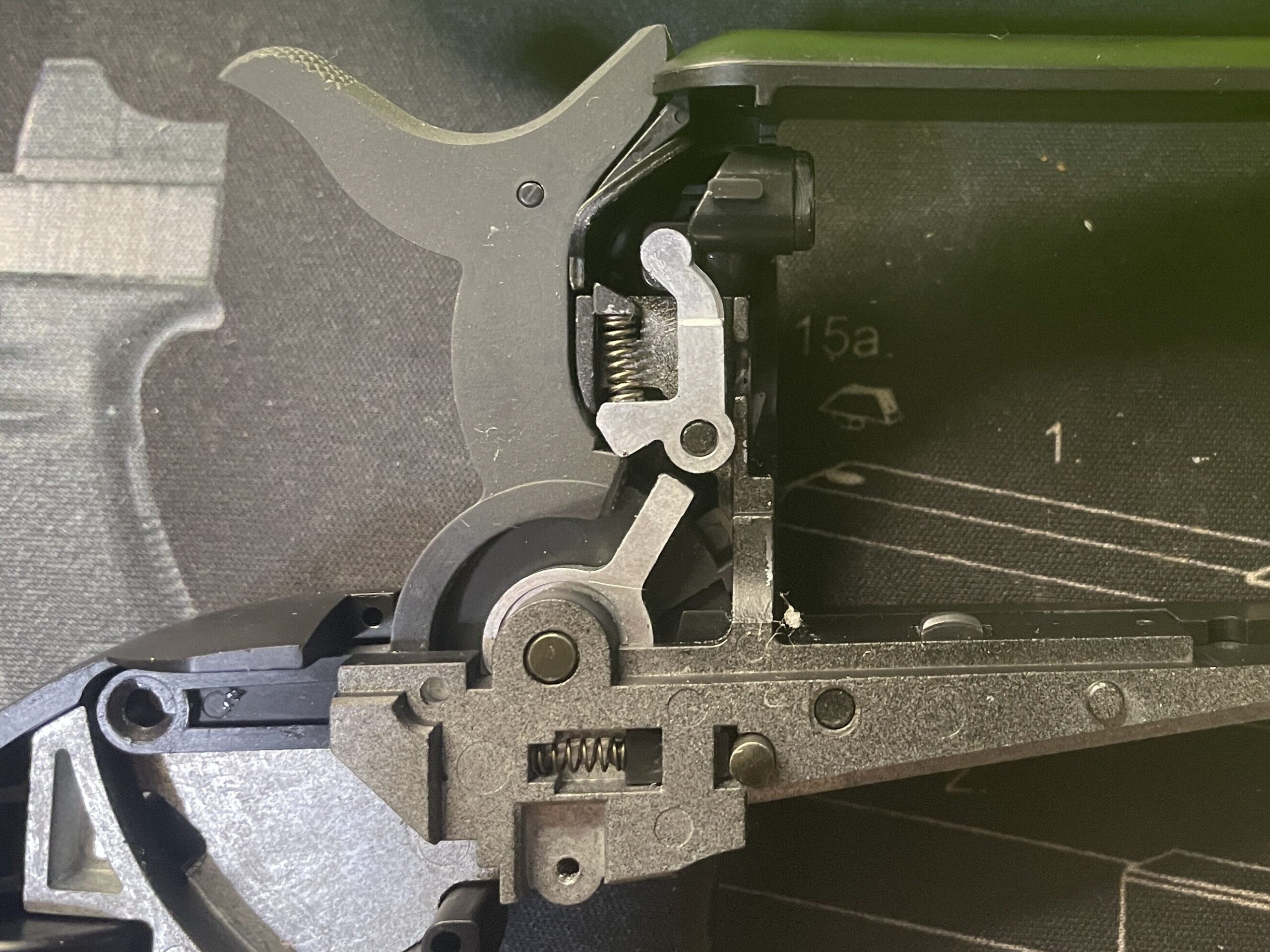 東京マルイ　SAA.45 アーティラリー　ハンマーメカ　右側