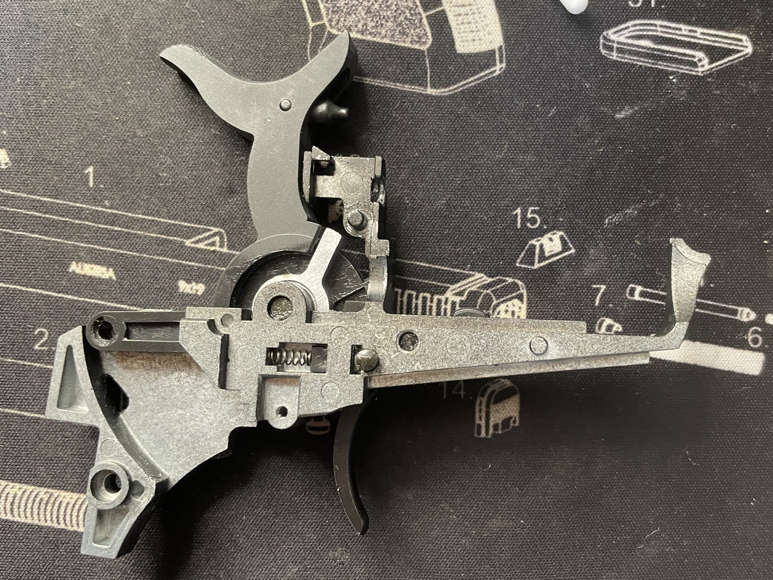 東京マルイ　SAA.45　ハンマーユニット完成　右側