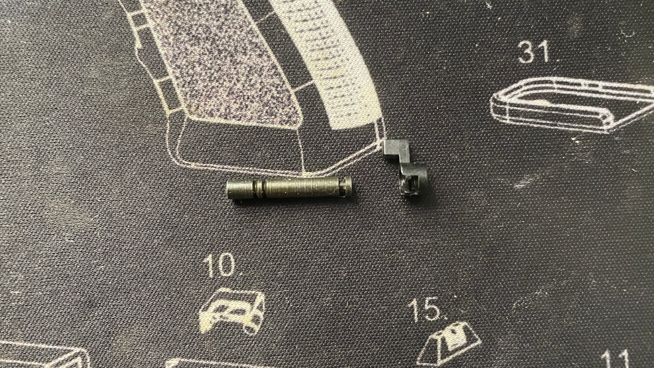 東京マルイ　SAA.45 トリガーピン