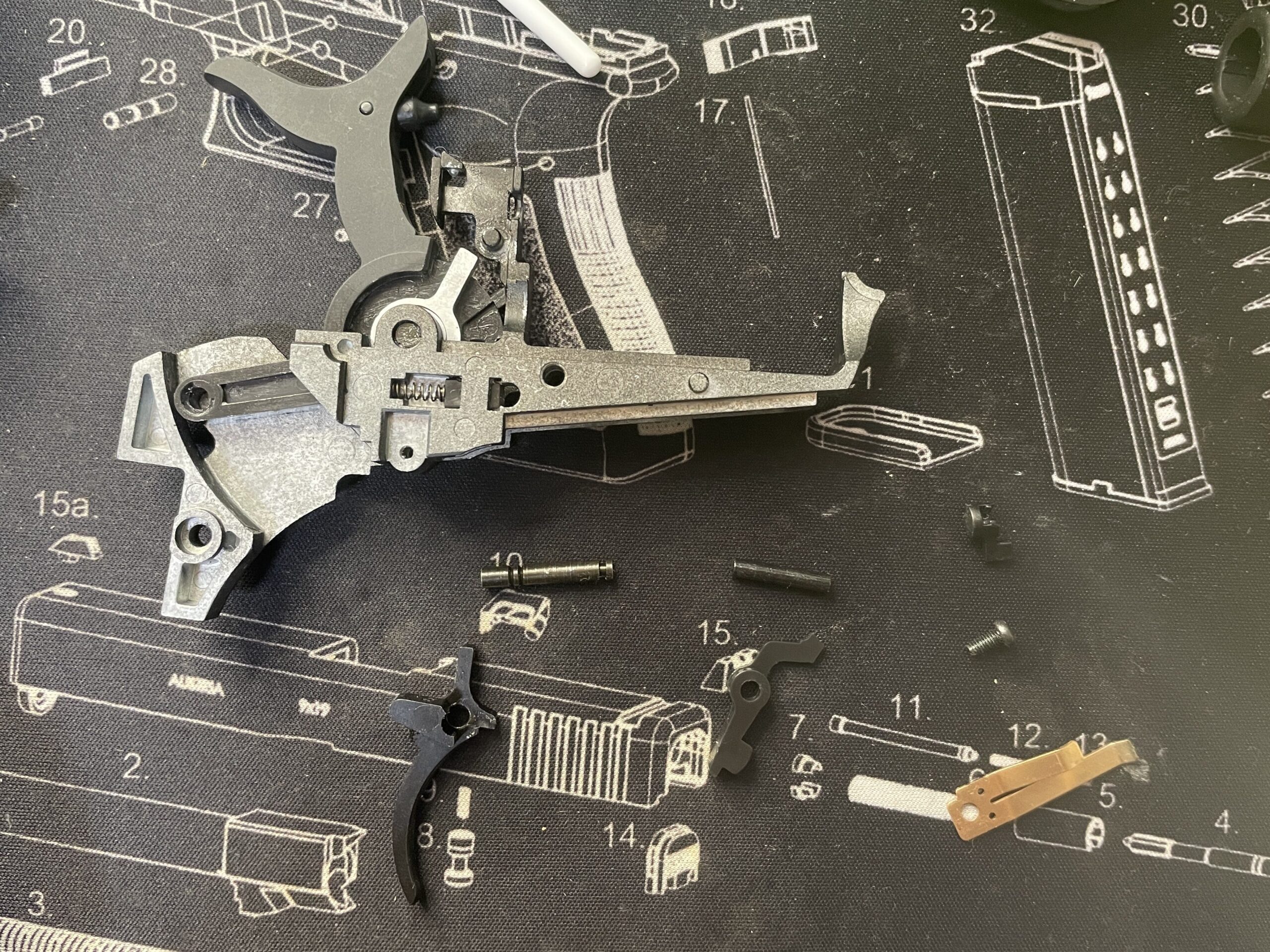 東京マルイ　SAA.45 トリガーユニット組み立て部品