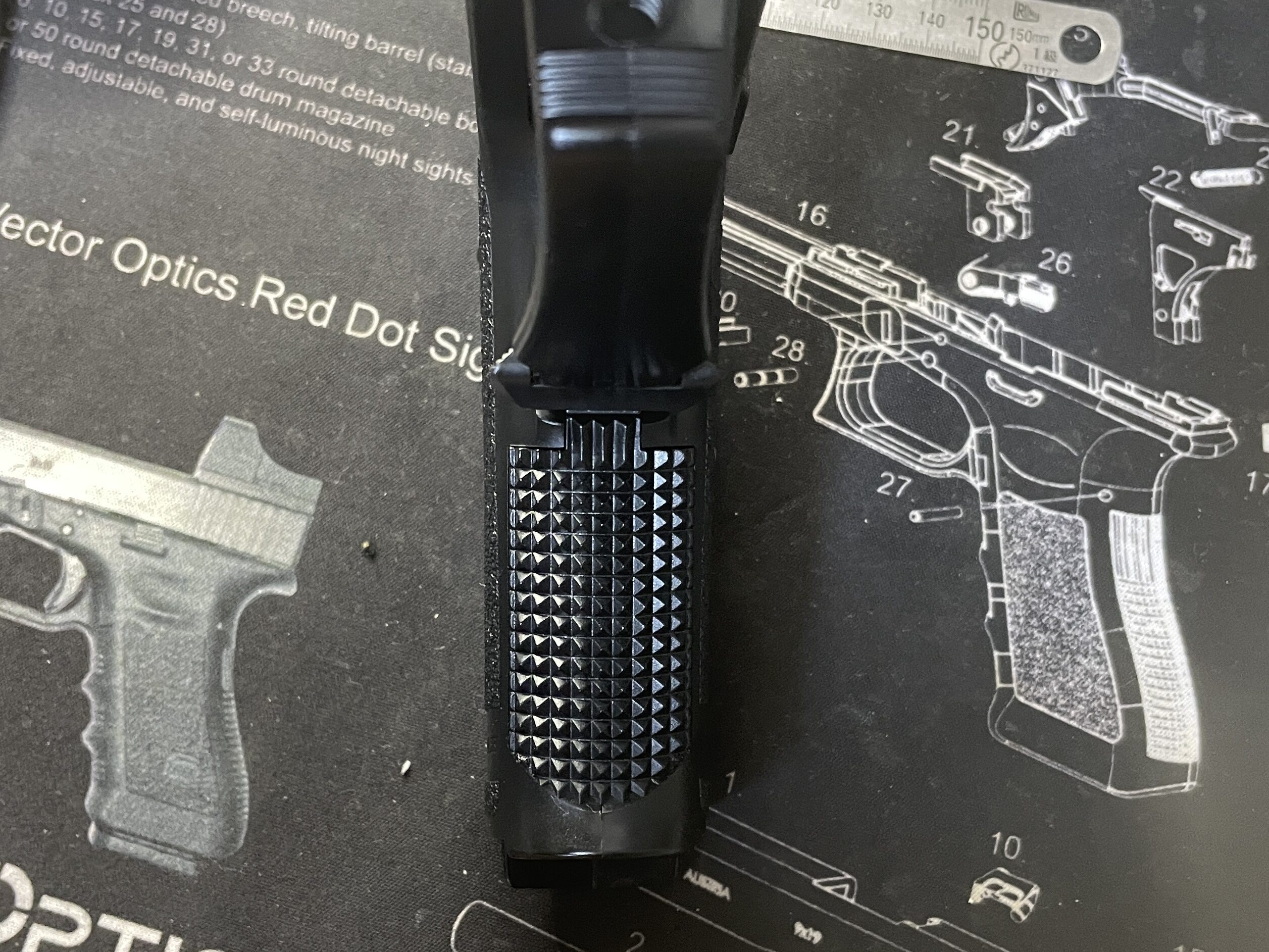 東京マルイ　ソーコム　MK23　HG　前側のチェッカリング