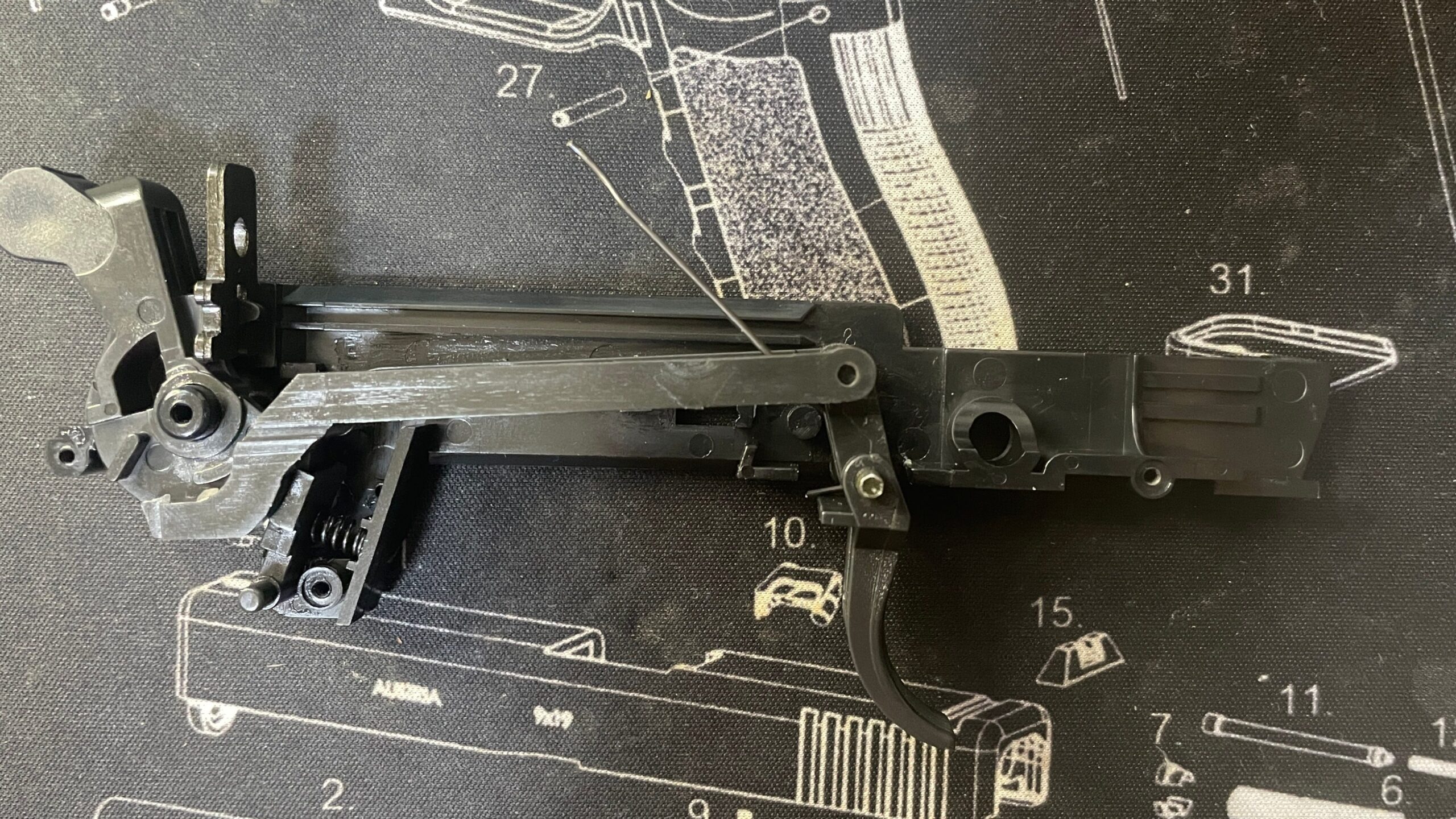 東京マルイ　ソーコム　MK23 HG　ハンマー、トリガーユニットの中身