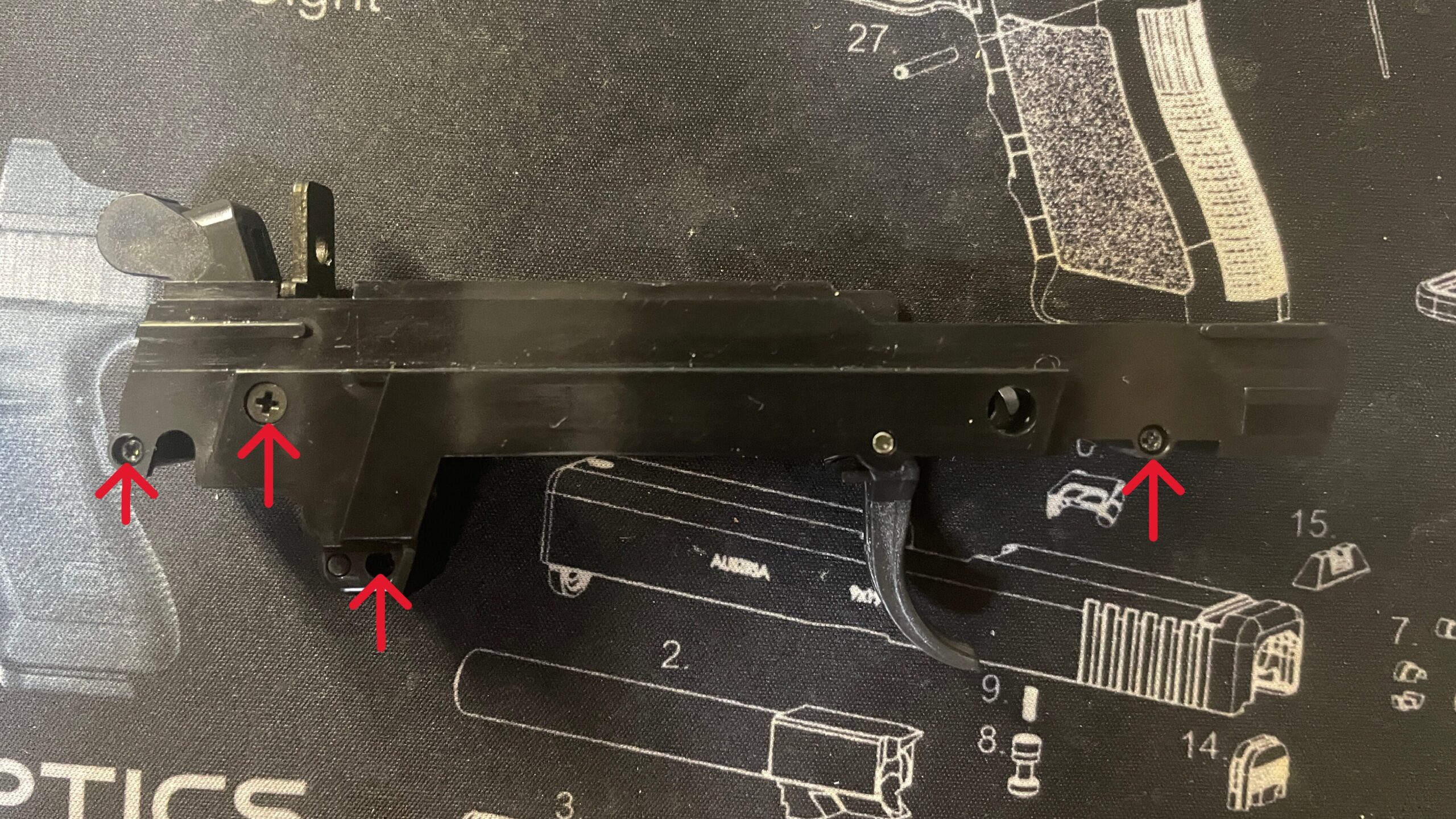 東京マルイ　ソーコム　MK23 HG　ハンマー、トリガーユニットを固定しているネジ