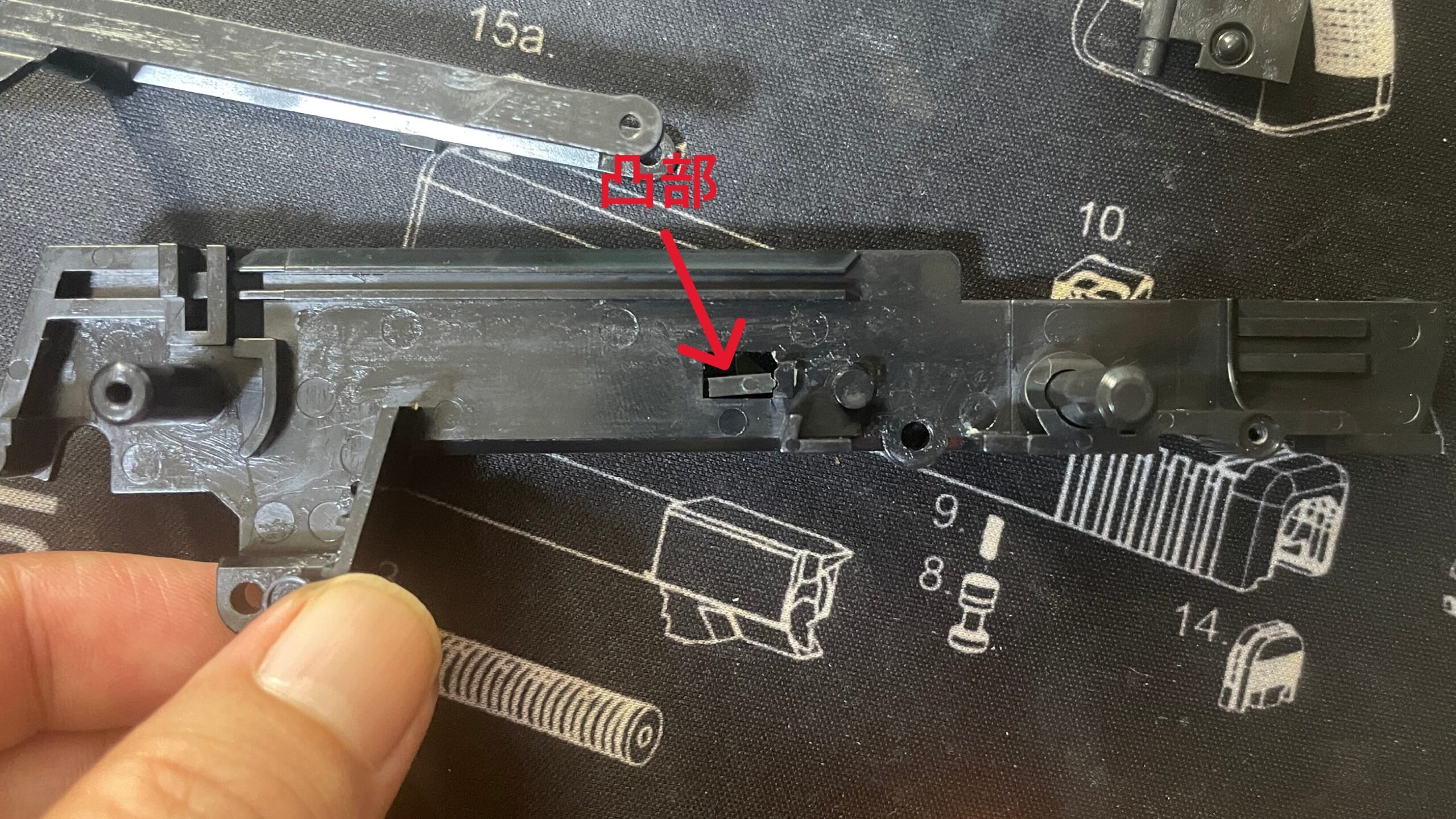 東京マルイ　ソーコム　MK23 HG　スライドリリースレバーをユニットに組んだ状態