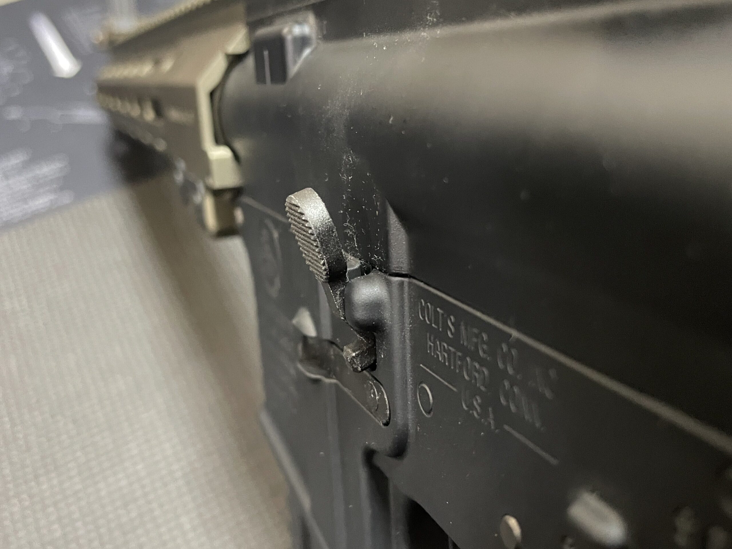 東京マルイ 次世代電動ガン URG-I 14.5インチ ボルトリリースレバー 作動