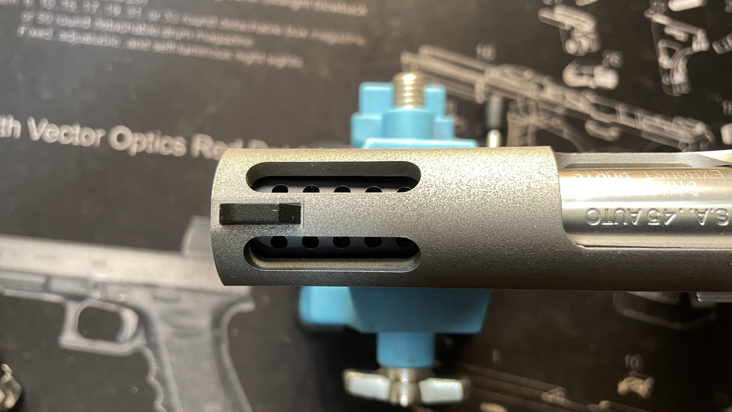 東京マルイ V10 Ultra Compact スライド 肉抜き穴