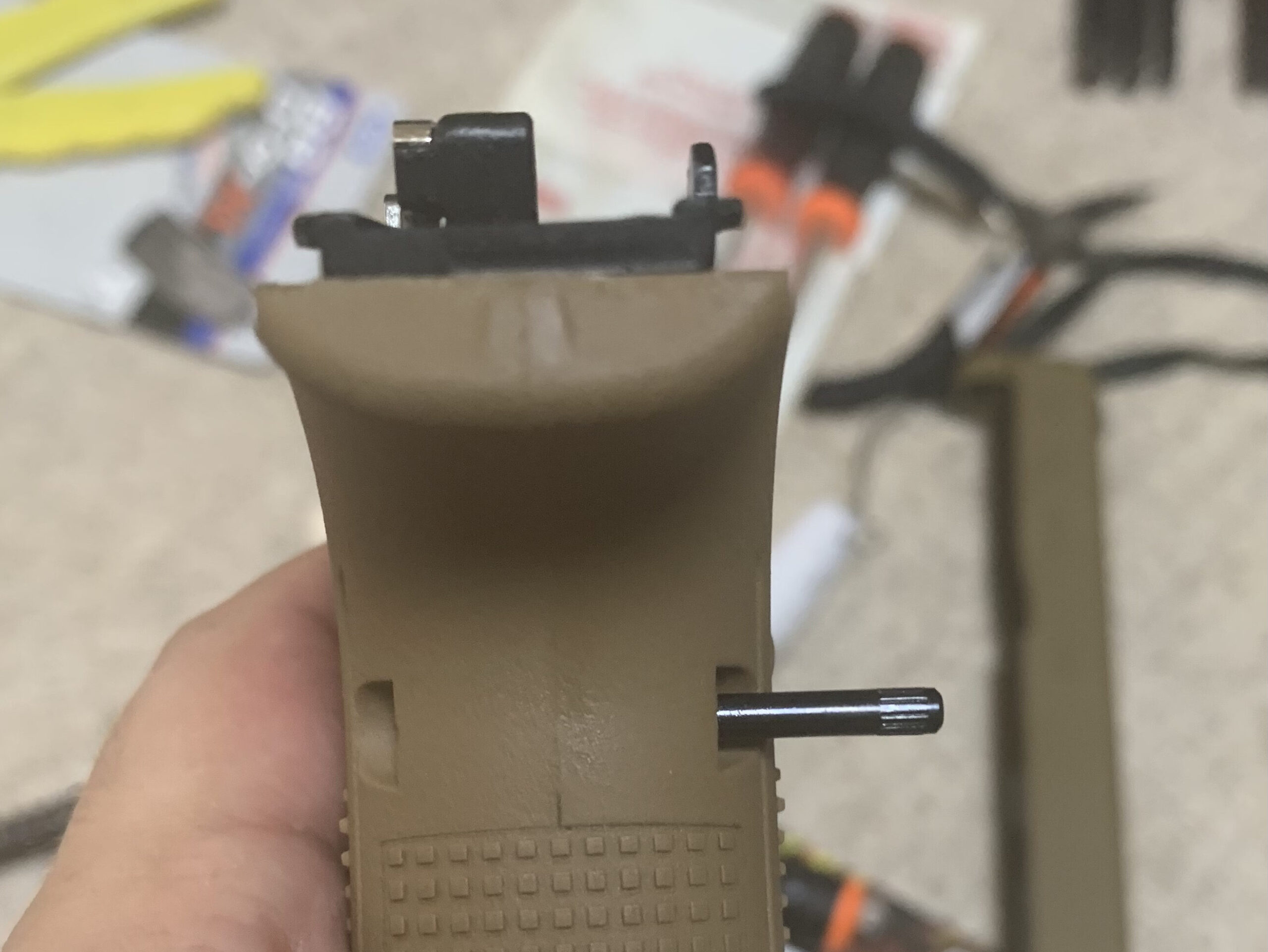 VFC/UMAREX GLOCK19X ハンマーユニット固定ピンの抜き取り