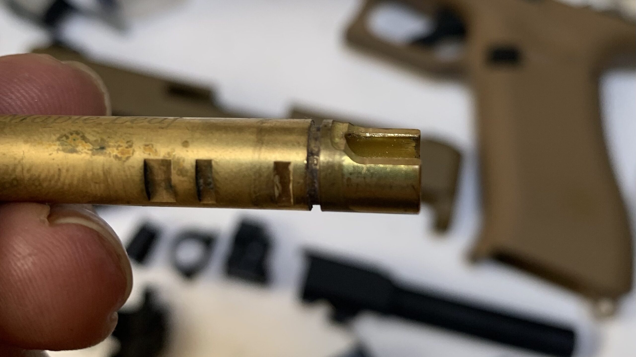 VFC/UMAREX GLOCK19X インナーバレルホップ窓　加工後