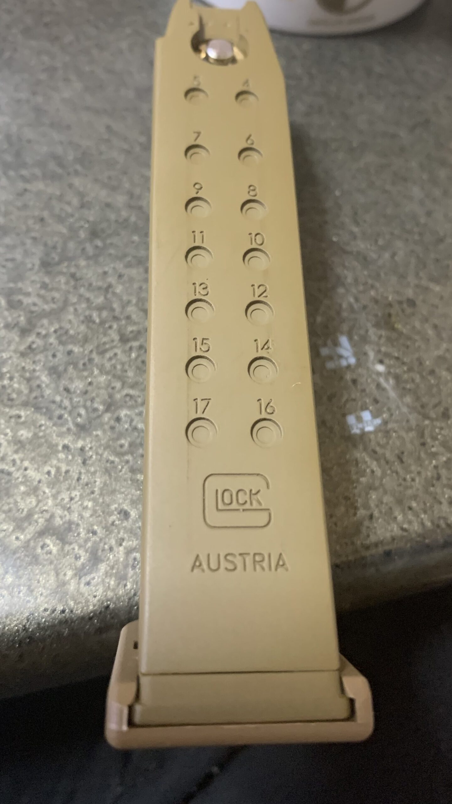 VFC/UMAREX GLOCK19X マガジン裏側