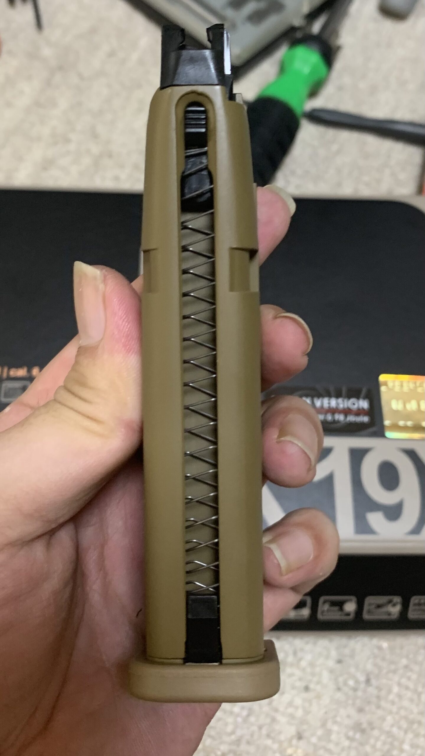 VFC/UMAREX GLOCK19X マガジン正面