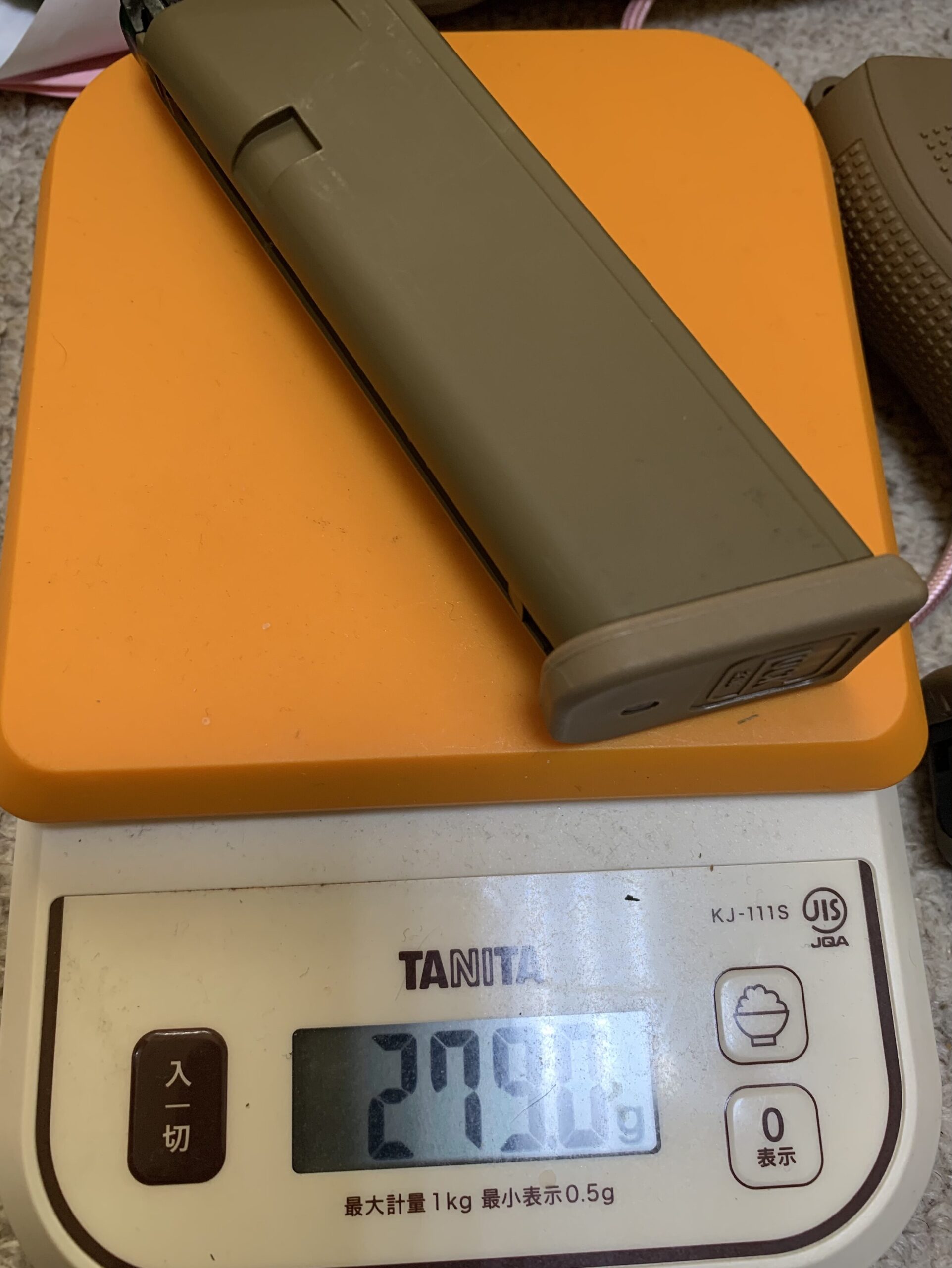 VFC/UMAREX GLOCK19X マガジン　ガス満タン重量