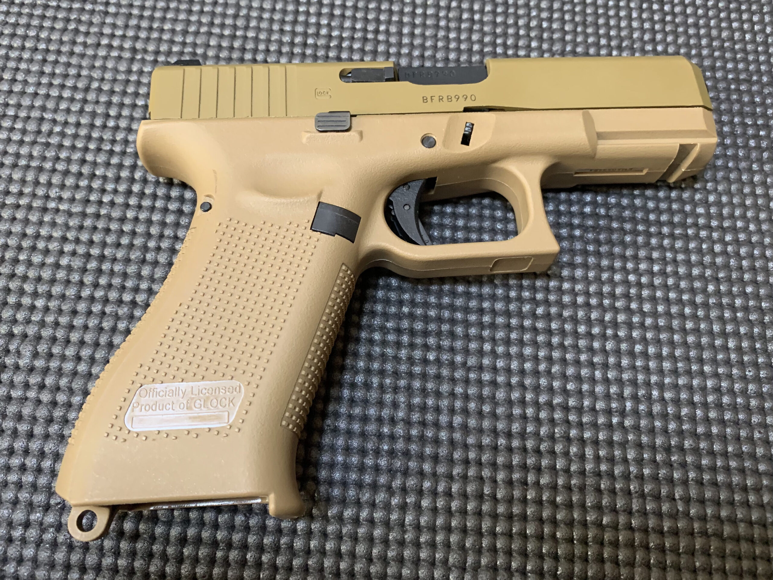 VFC/UMAREX GLOCK19X 右サイド
