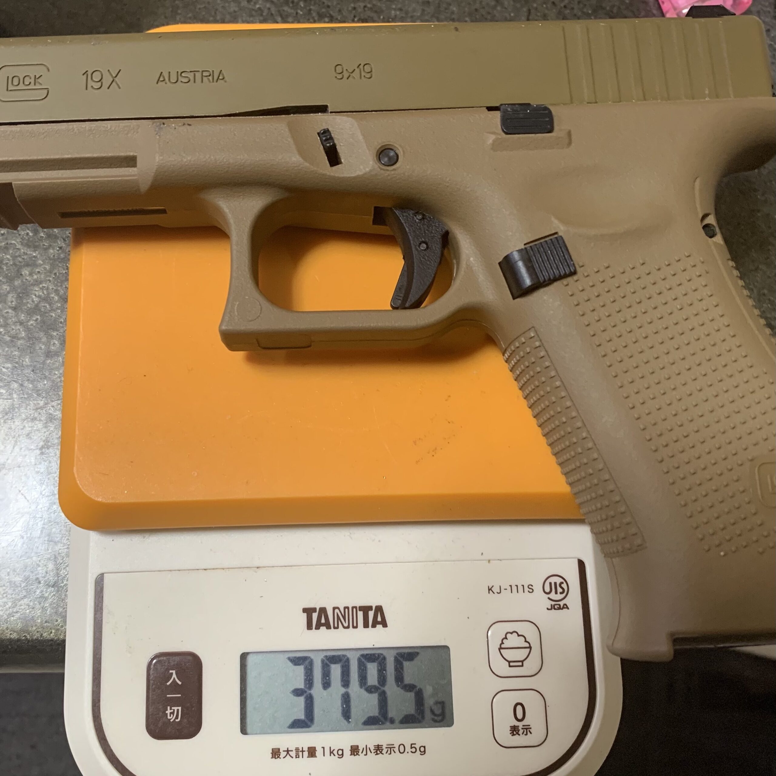VFC/UMAREX GLOCK19X 重量、379.5g