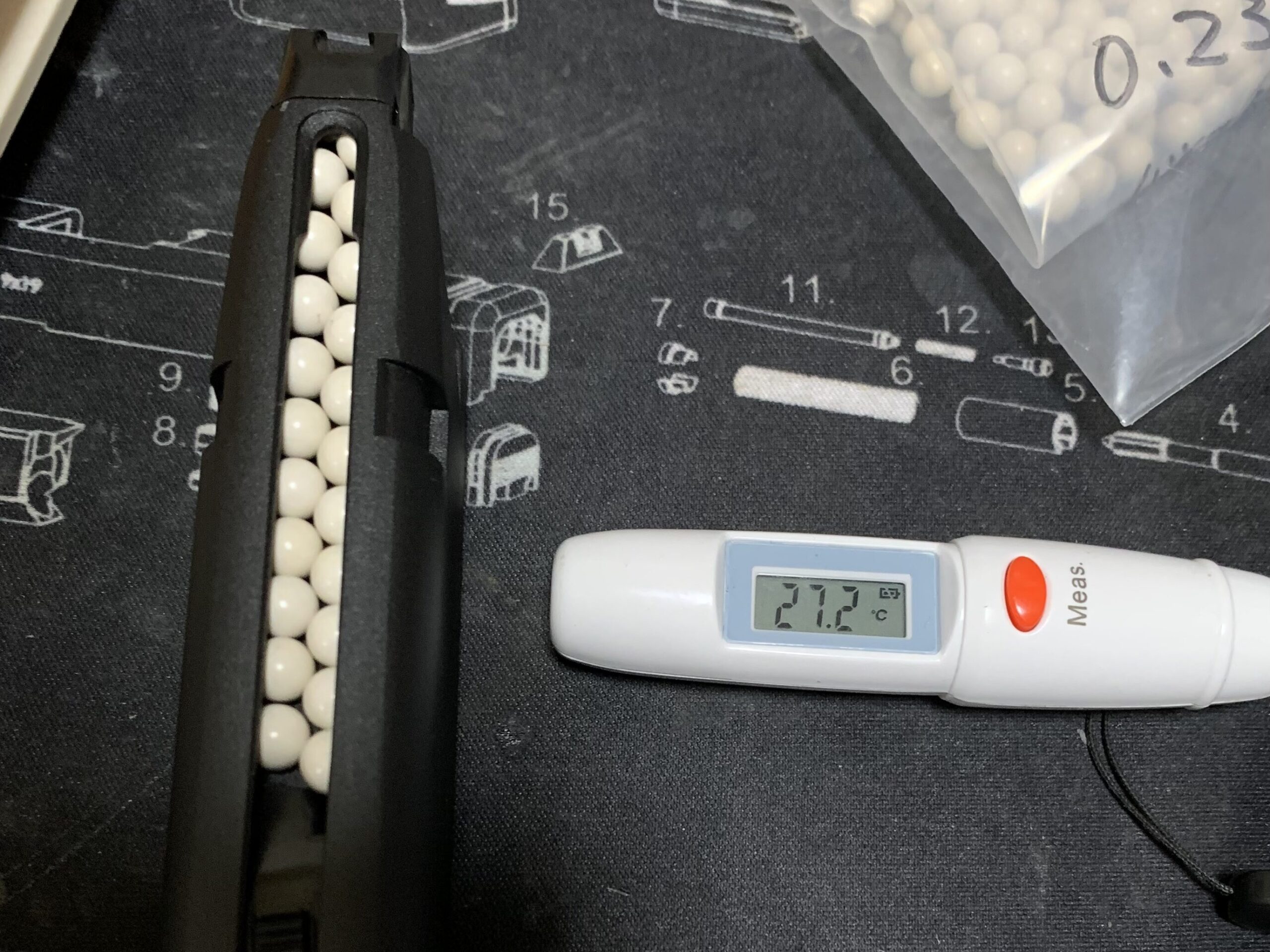 UMAREX/VFC G45 マガジン表面温度計測、27.2℃