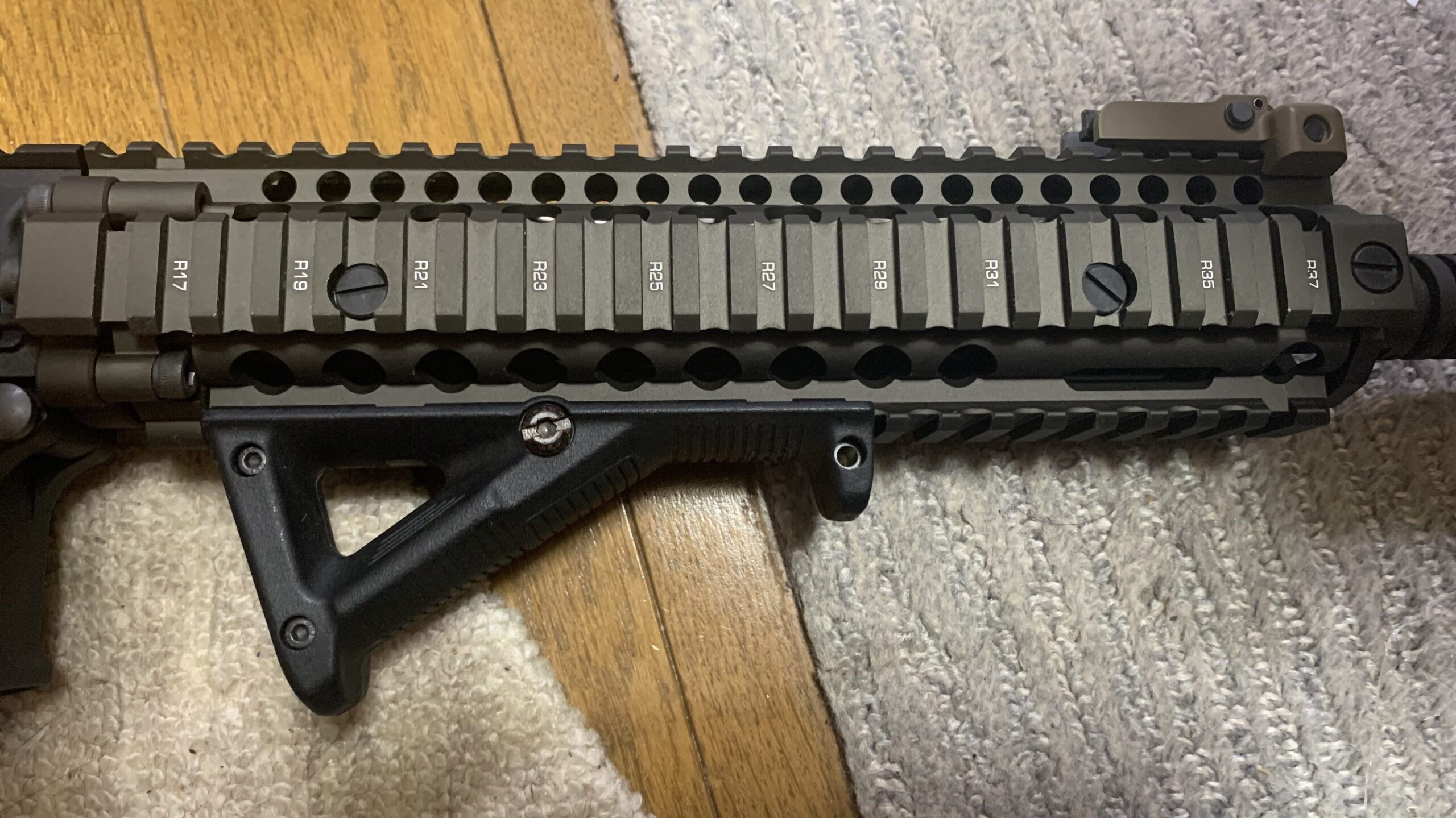 VFC Mk18 mod1 ハンドガードレール　右側面