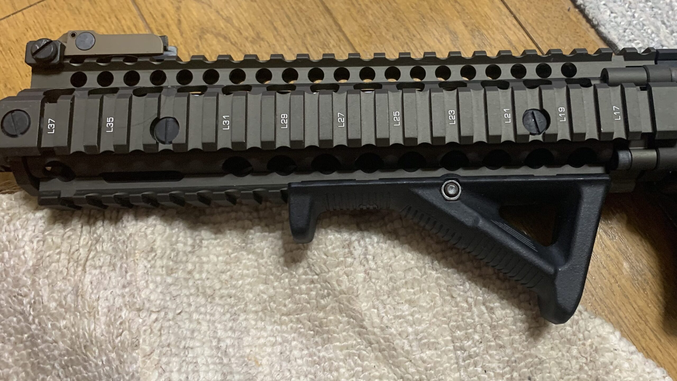 VFC Mk18 mod1 ハンドガードレール　左側面