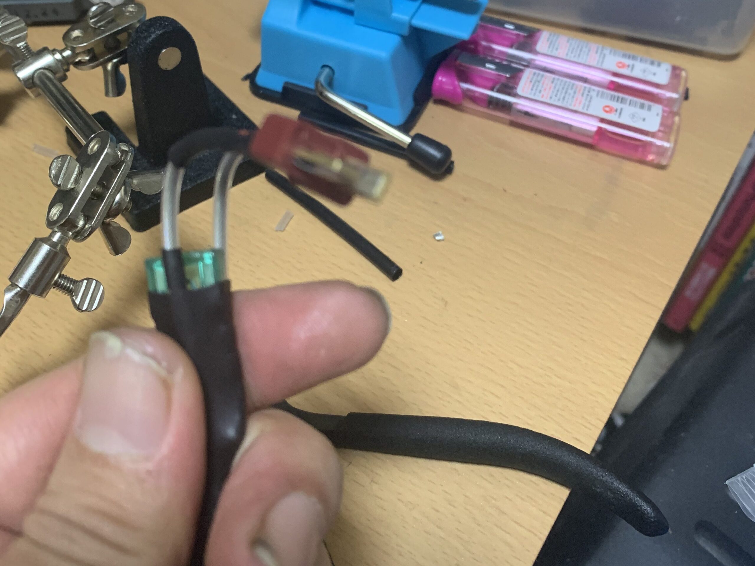 VFC Mk18 mod1 電源用配線、コネクタ