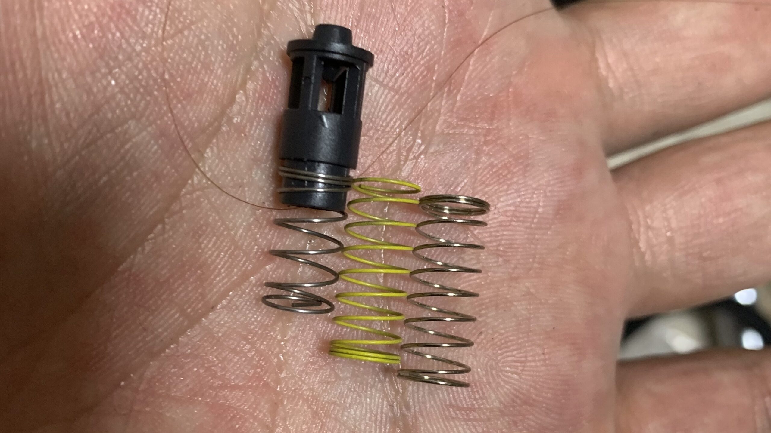 WE ドラグノフ　SVD GBB フローバルブスプリング比較