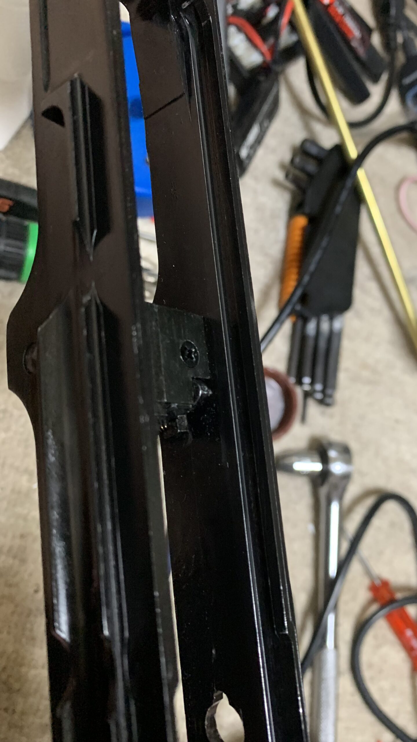 WE ドラグノフ　SVD GBB レシーバーのレール研磨