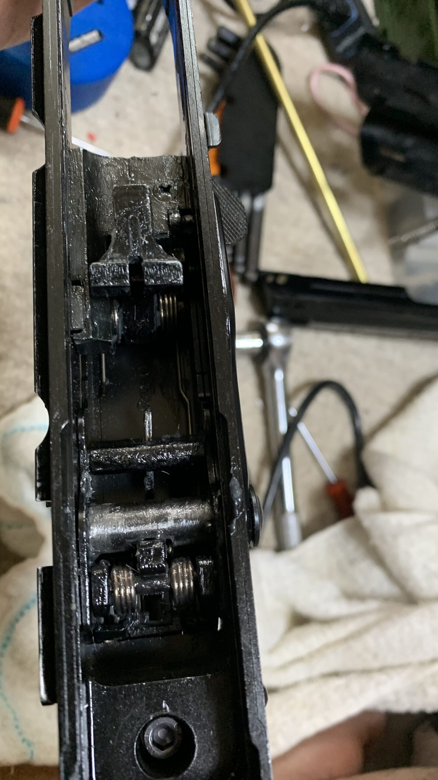 WE ドラグノフ　SVD GBB トリガーメカのグリスアップ