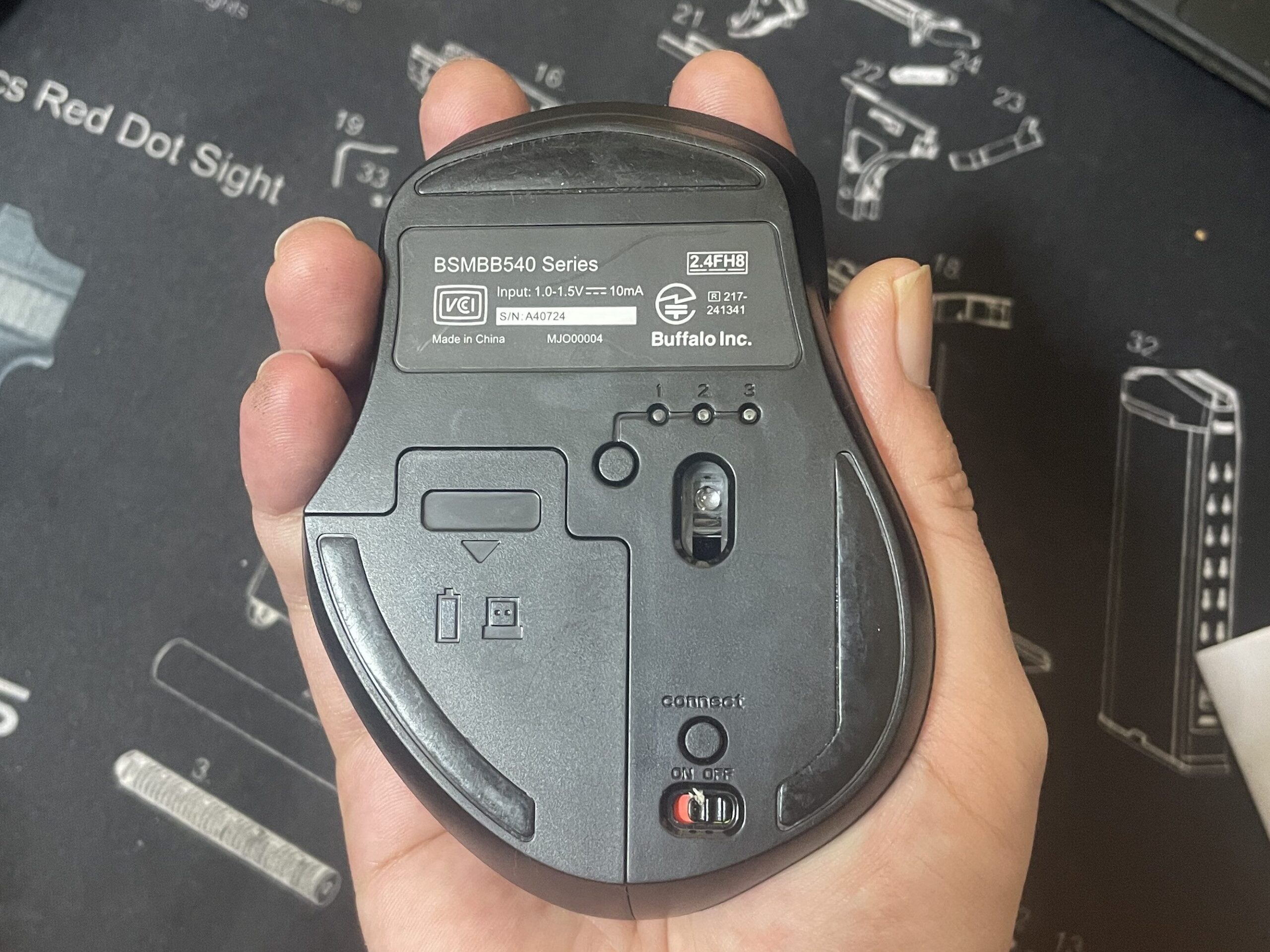 ワイヤレスマウス BUFFALO BSMBB540 サイズ感
